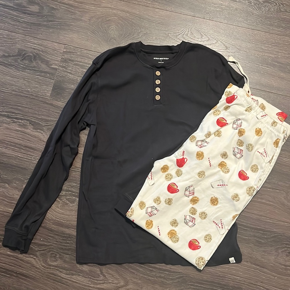 Burt’s Bees Christmas pajamas- mens